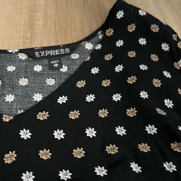 Express flare long sleeve top - Picture 2 of 5